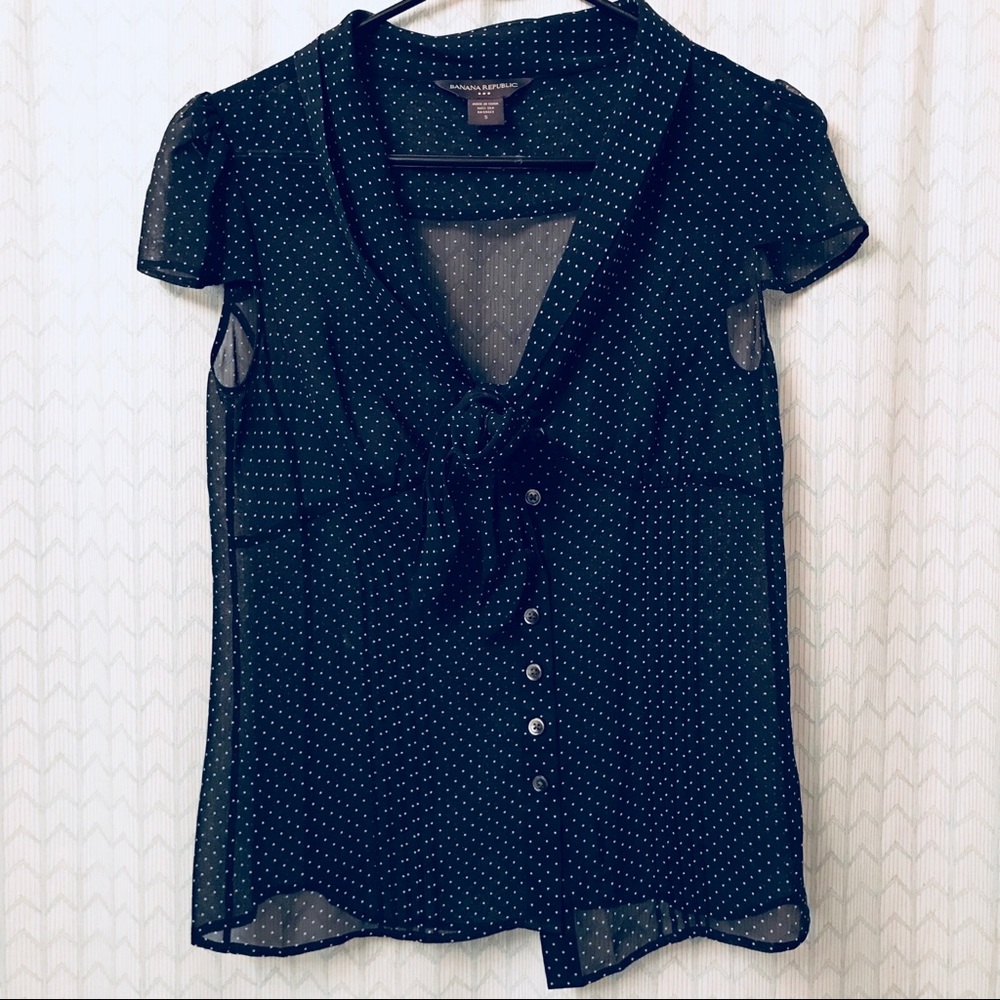 Like NEW sheer blouse 👚💕⚡️